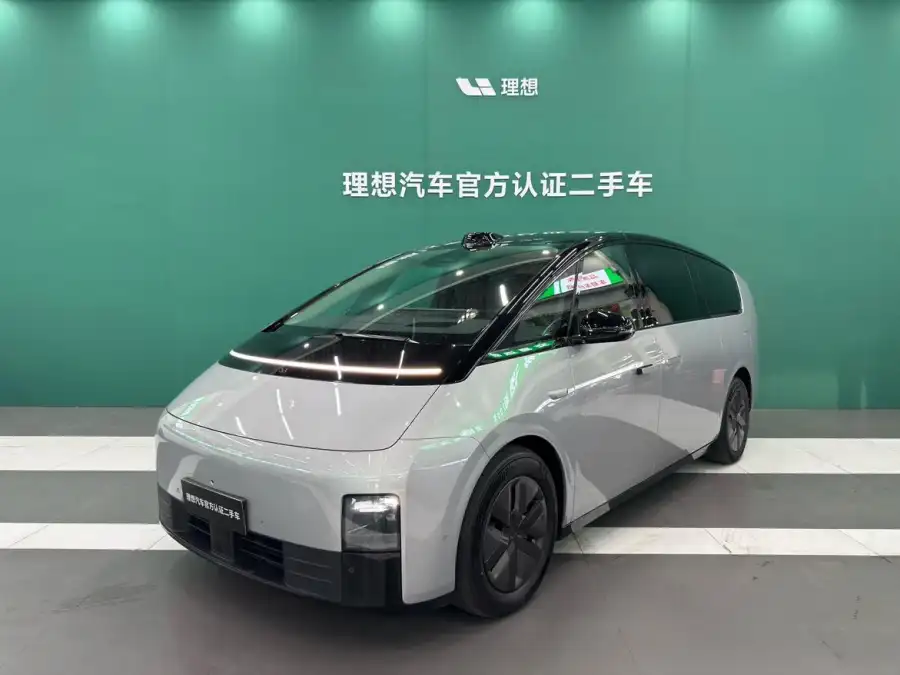 Li Auto MEGA Ultra