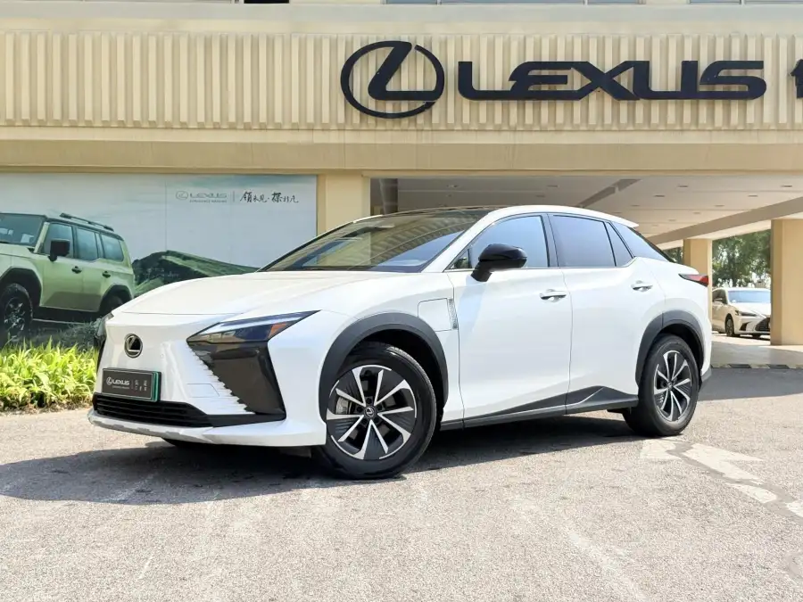 Lexus RZ 450e DIRECT4