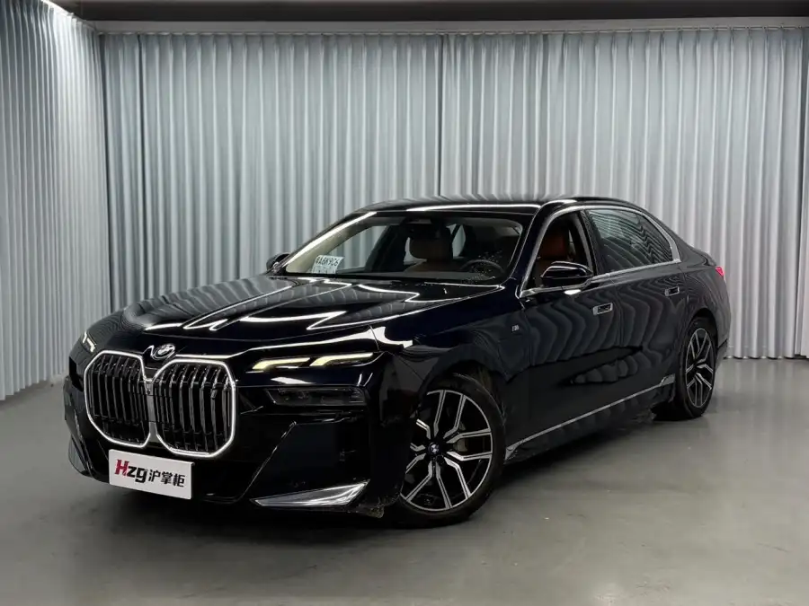 BMW i7 eDrive50L Lead M