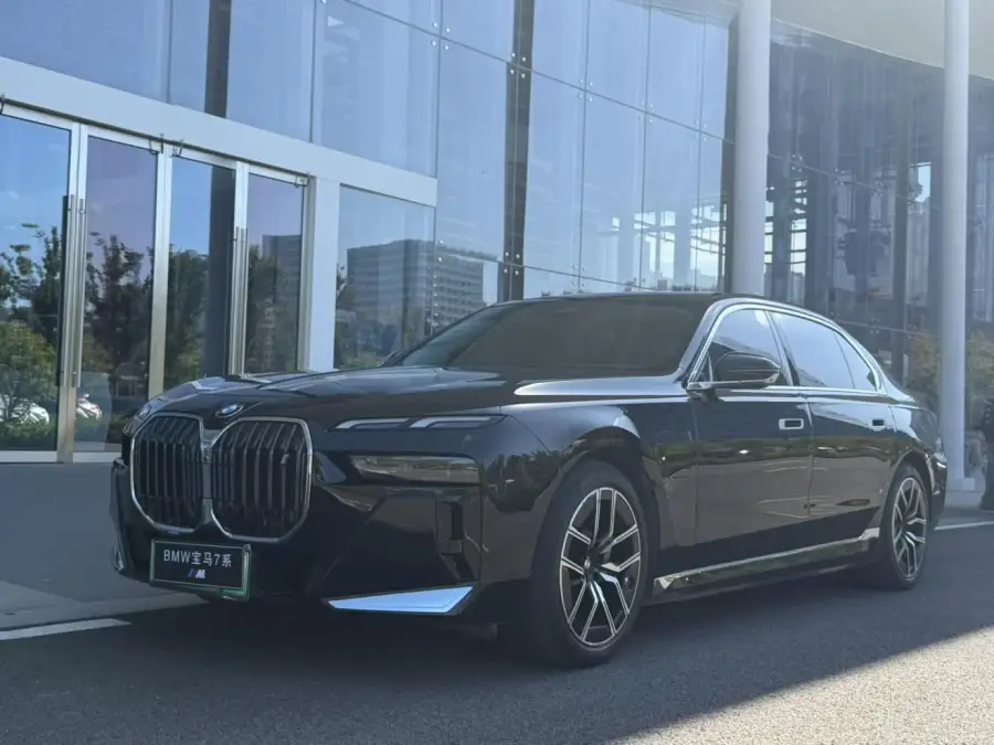 BMW i7 eDrive50L Lead M