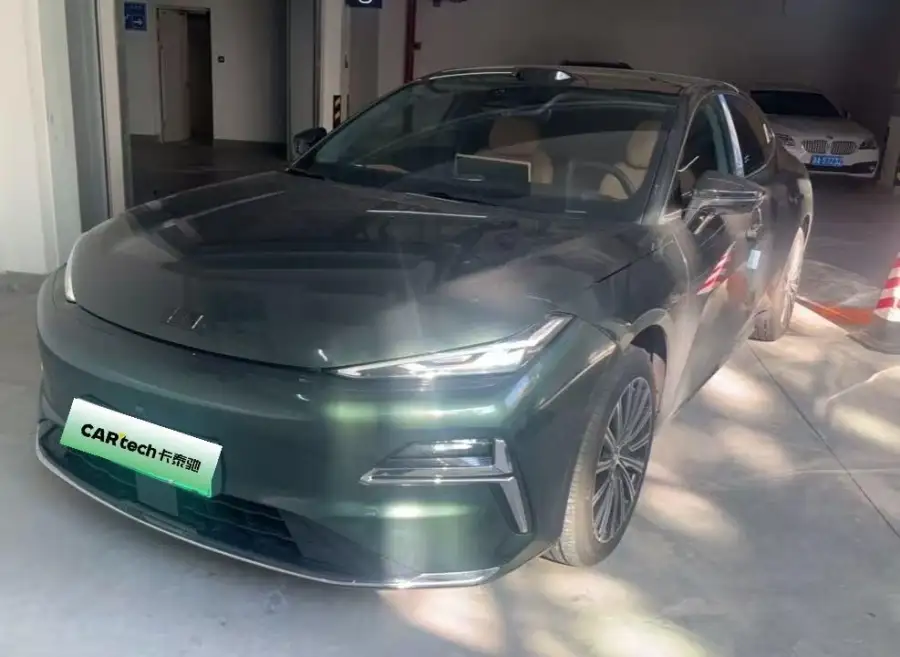 Geely Galaxy Starshine 8 PHEV 225km EM-i