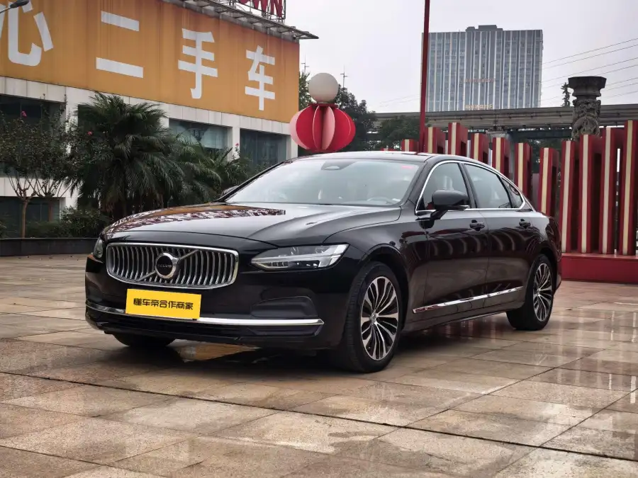 Volvo S90 B5 Luxury