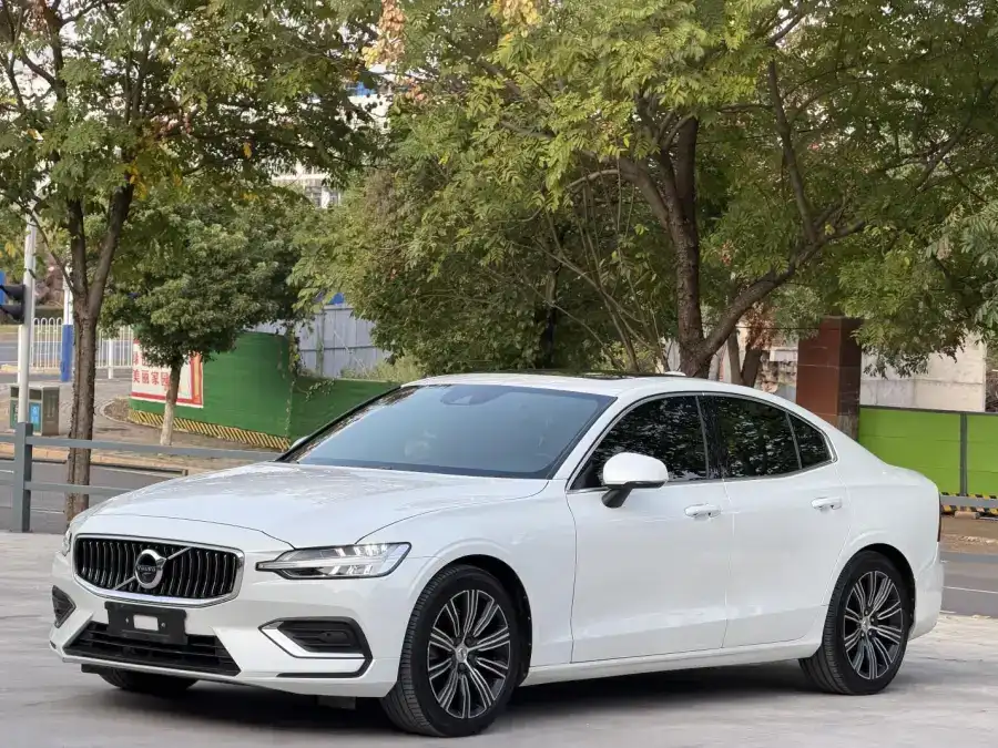 Volvo S60 B4 Luxury