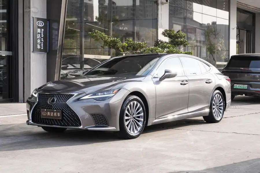 Lexus LS 500h Luxury