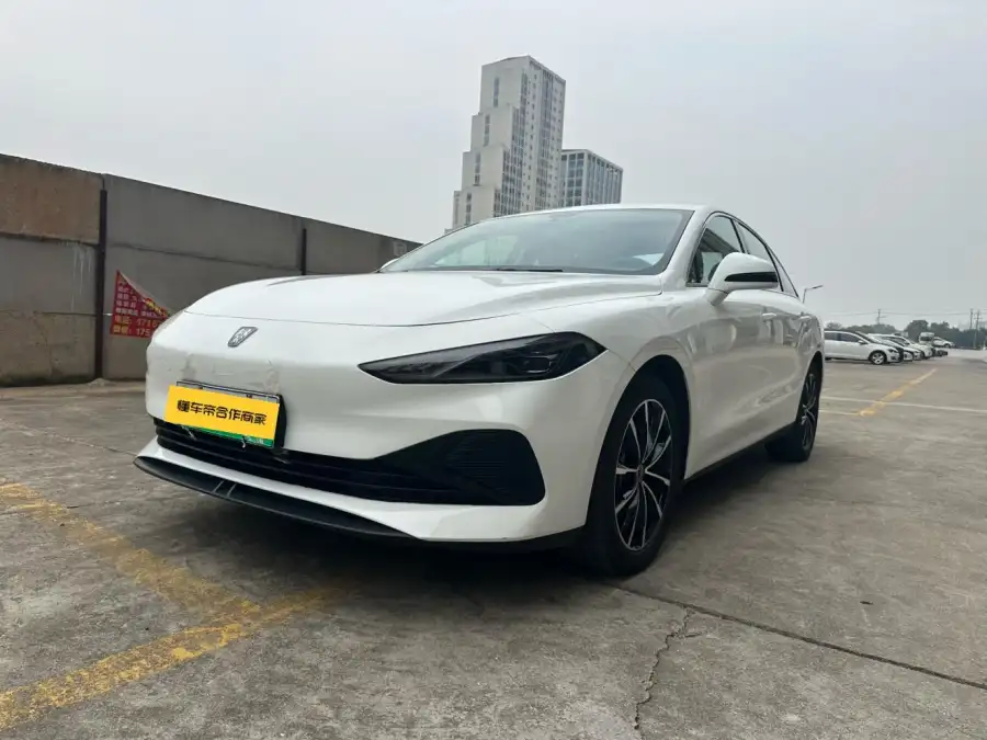Roewe D7 DMH 125