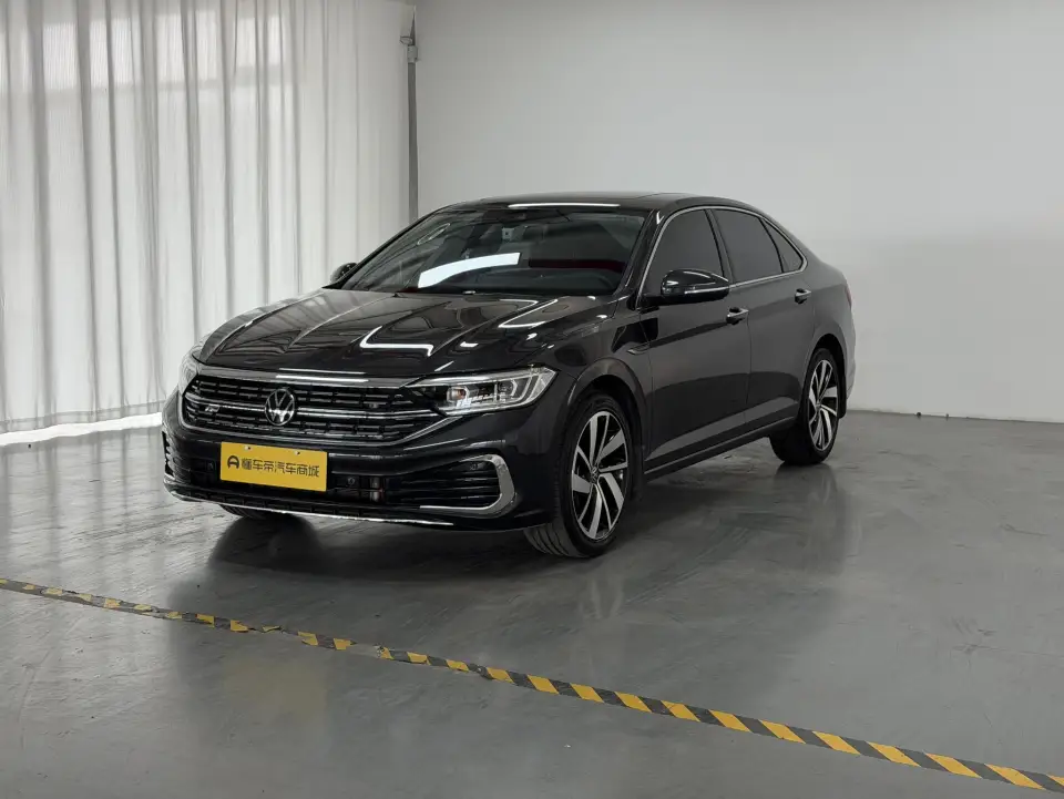 Volkswagen Sagitar 300TSI DSG