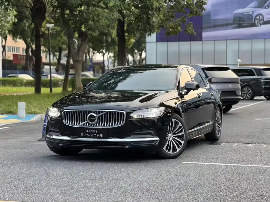 Volvo S90 B5 Luxury