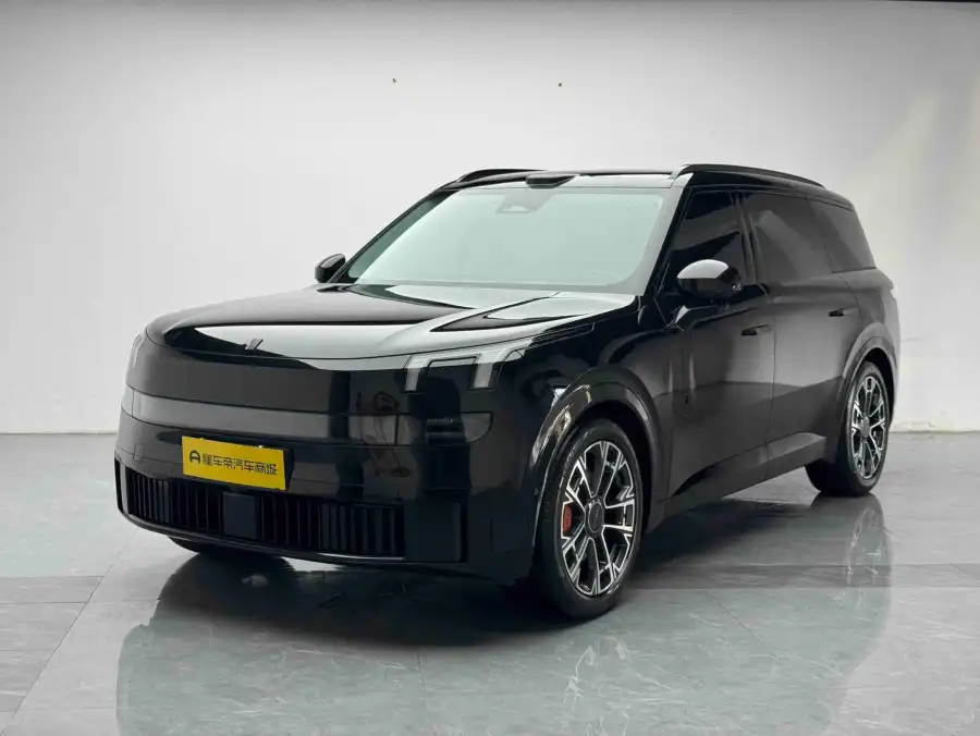 Lynk & Co 900