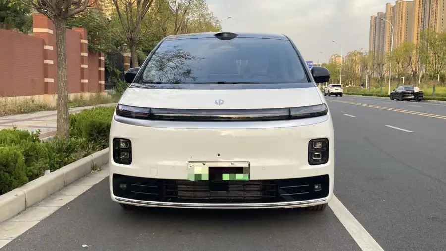 Leapmotor D99