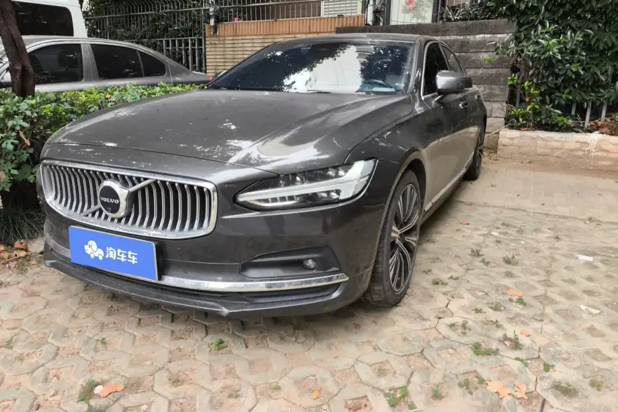 Volvo S90 B5 Luxury