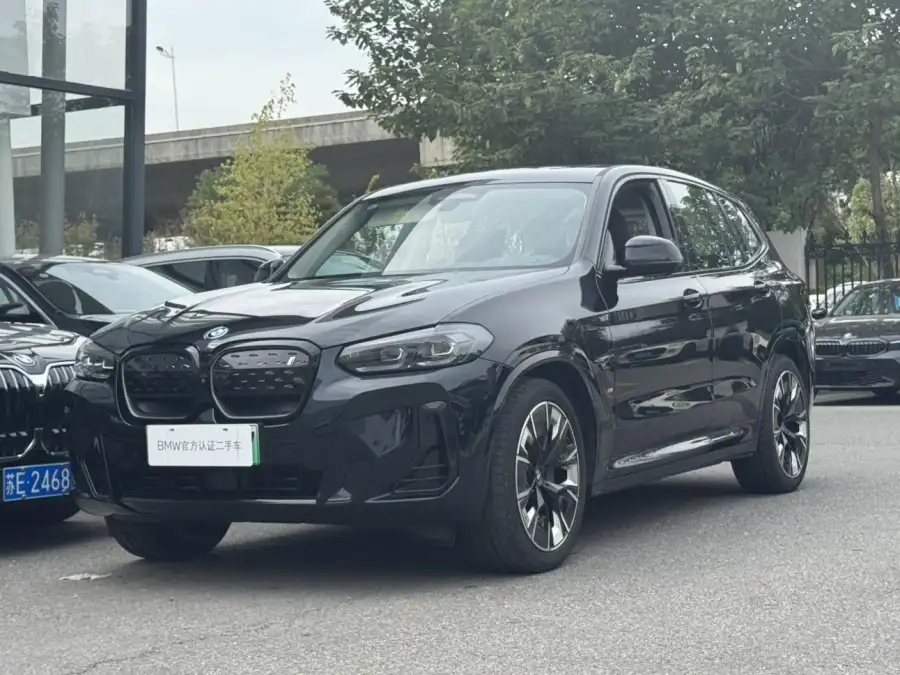 BMW iX3