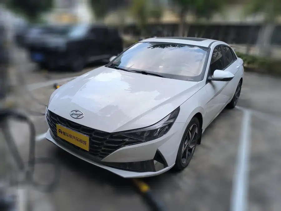Hyundai Elantra 1.5L CVT LUX Premium