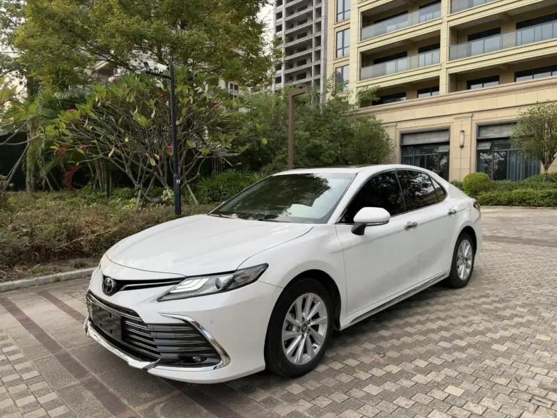 Toyota Camry 2.0G Luxury