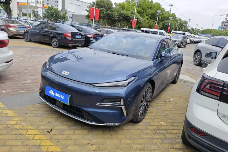 Geely Galaxy Starshine 8 PHEV 130km EM-P