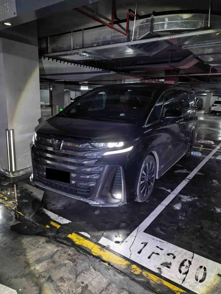 Toyota Vellfire 2.5L 4WD Supreme