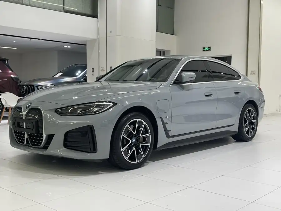 BMW i4 eDrive35