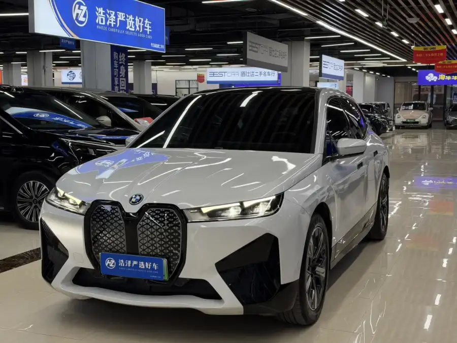 BMW iX xDrive40
