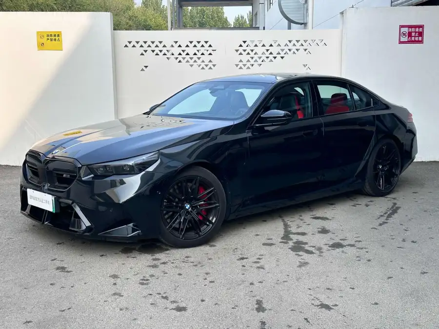 BMW M5 PHEV M5