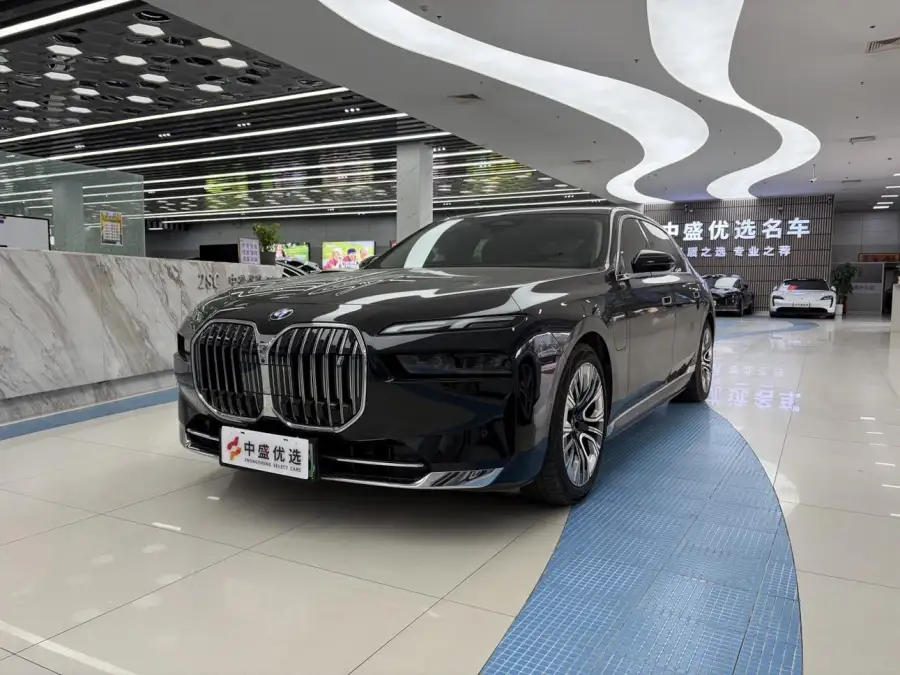 BMW i7 eDrive50L Lead