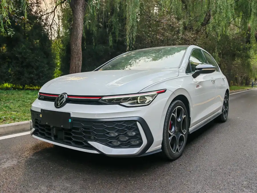 Volkswagen Golf GTI 380TSI DSG GTI