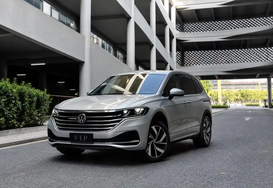 Volkswagen Viloran 330TSI Luxury