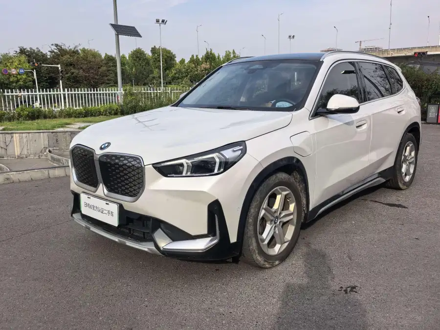BMW iX1 eDrive25L X