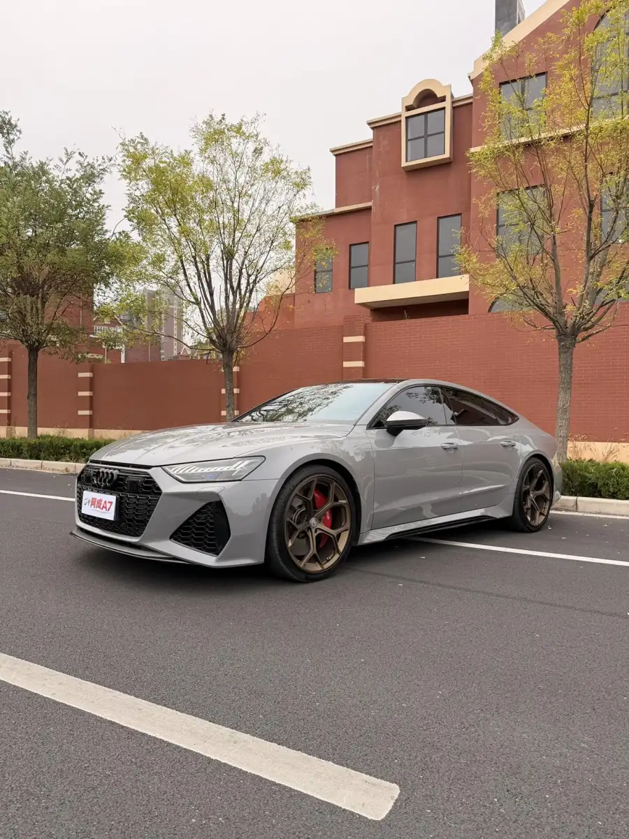 Audi RS 7 RS 7 4.0T Sportback Performance