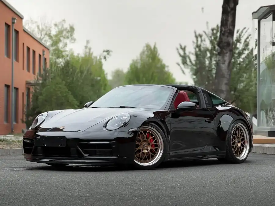 Porsche 911 Targa 4 3.0T