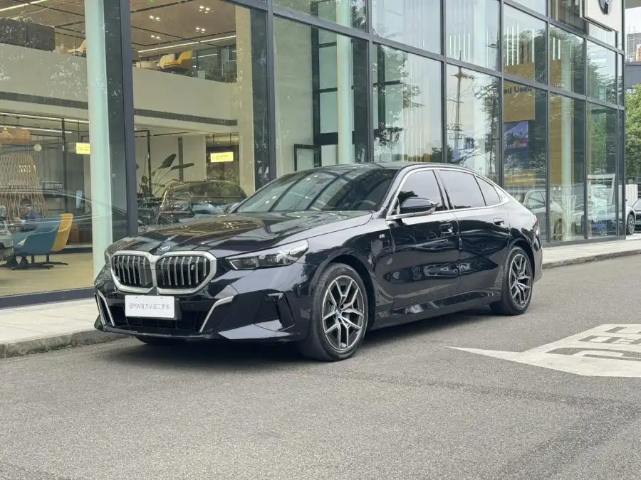 BMW i5 eDrive35L M