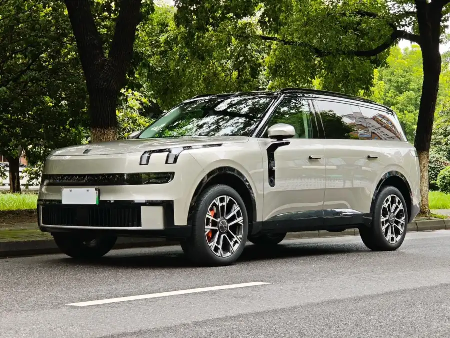 Lynk & Co 900 2.0T Ultra 6 мест