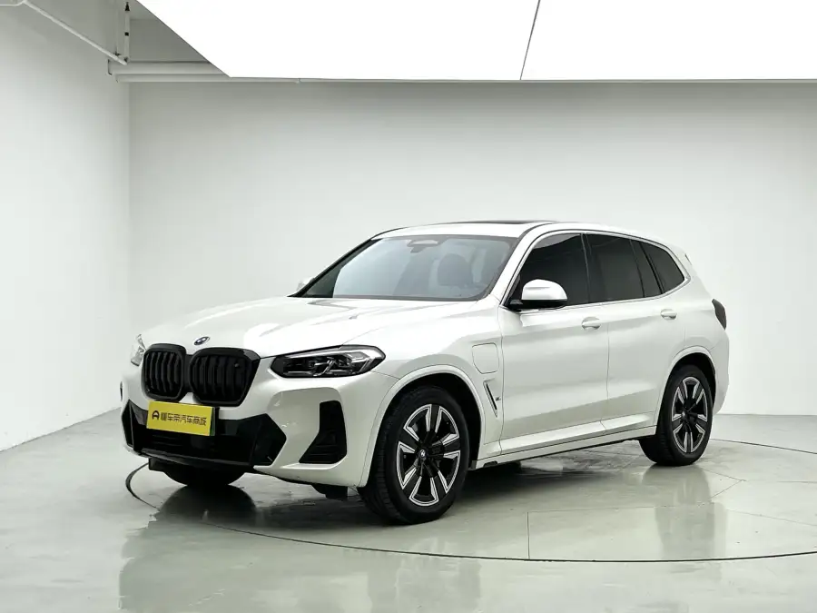 BMW iX3 Lead