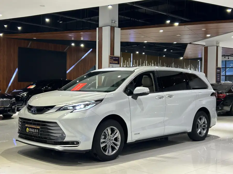 Toyota Sienna 2.5L Luxury
