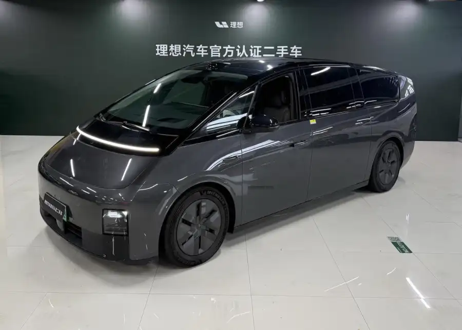 Li Auto MEGA Ultra