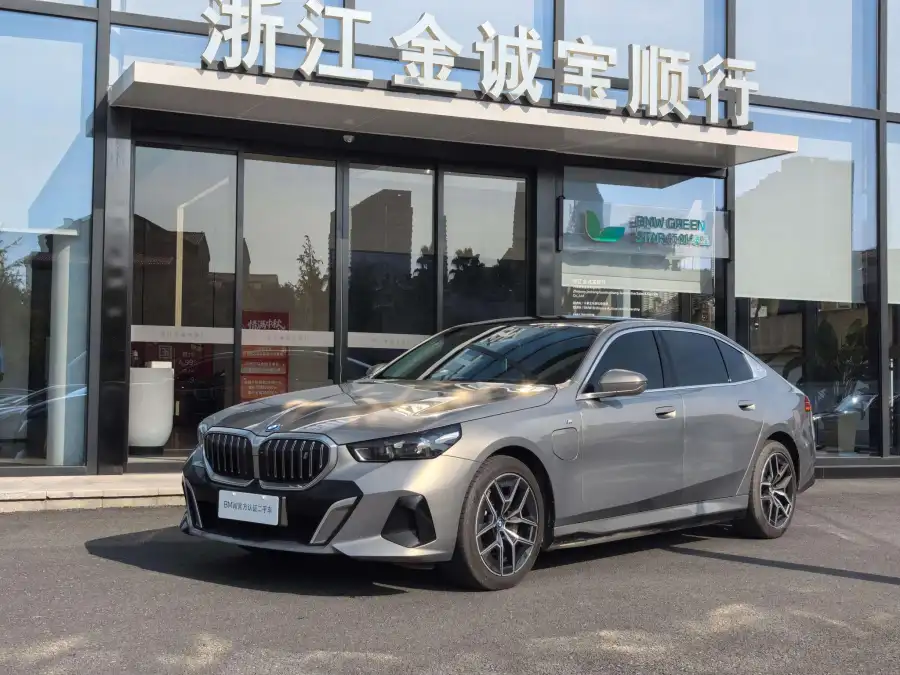 BMW i5 eDrive35L M