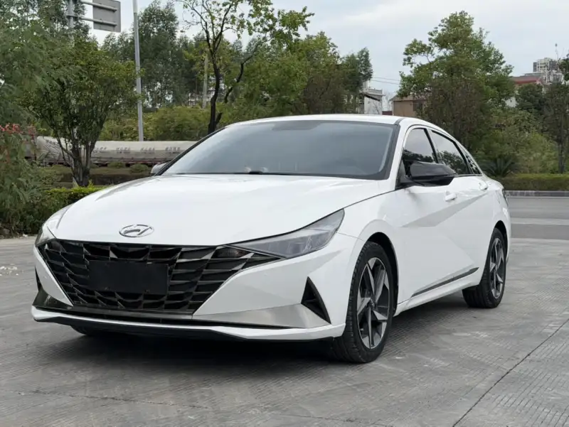 Hyundai Elantra 1.5L CVT TOP Flagship