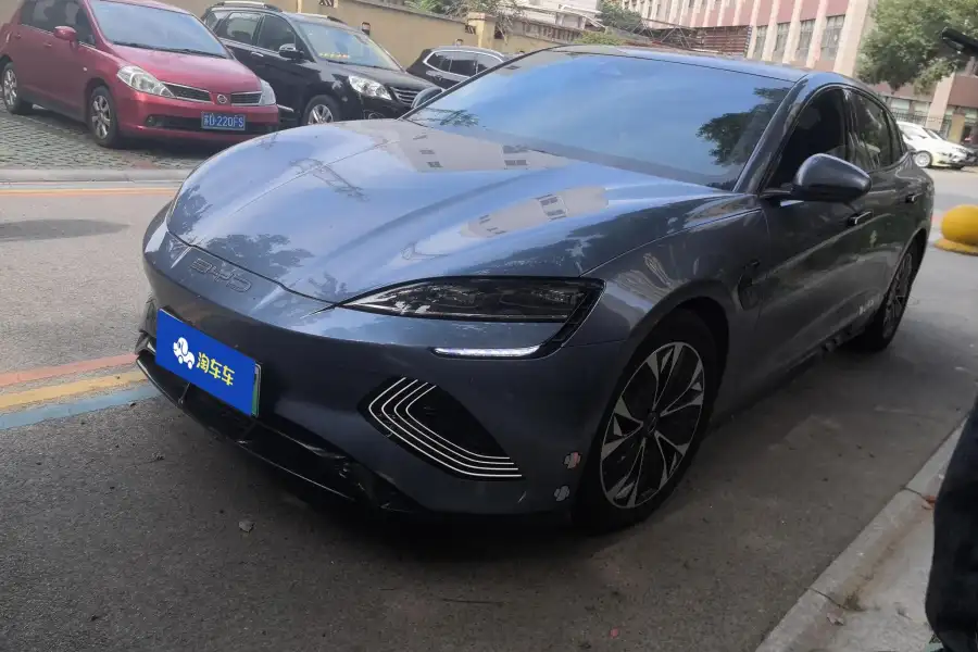 BYD Seal 700KM Premium