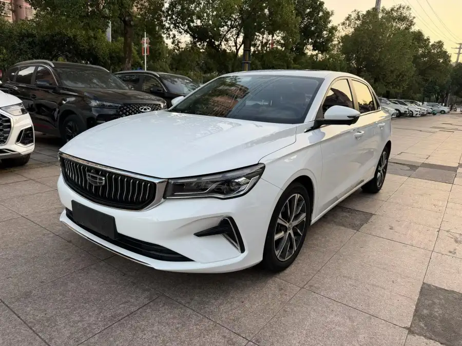 Geely Emgrand 4 1.5L CVT Premium