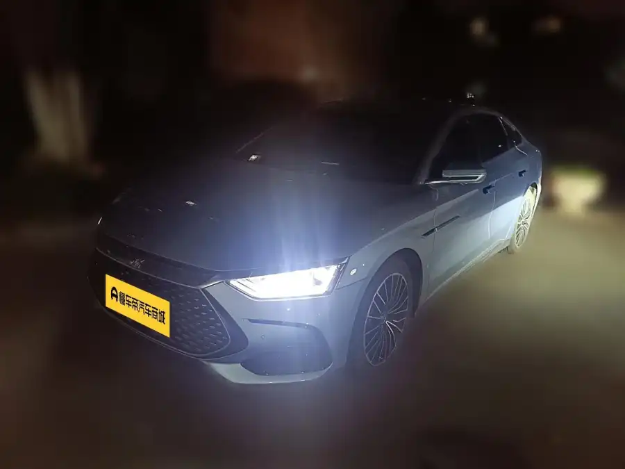 BYD Han DM DM-i 121KM