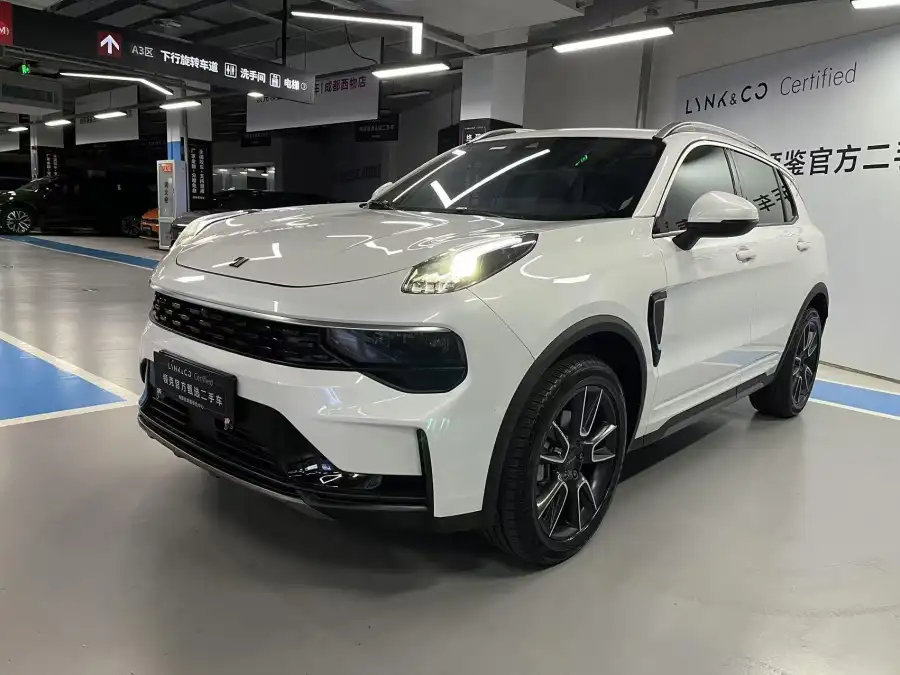 Lynk & Co 01 2.0TD 2WD Pro