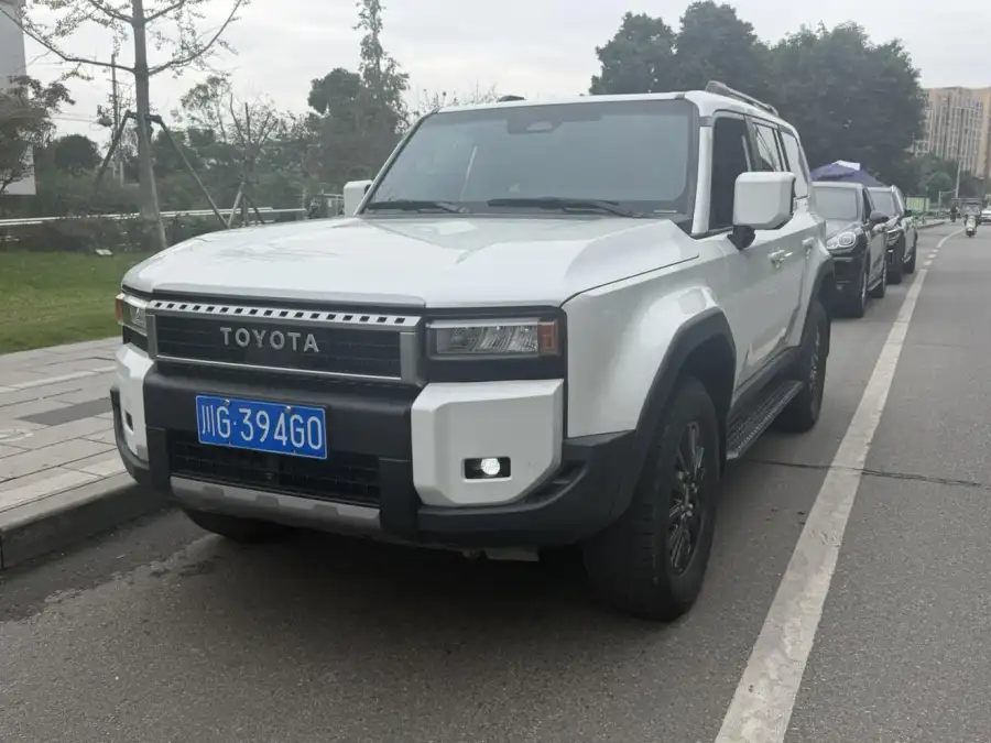 Toyota Prado 2.4T TX 5 мест