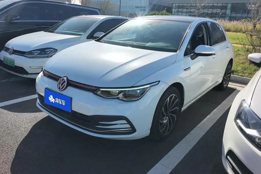 Volkswagen Golf 200TSI DSG Pro
