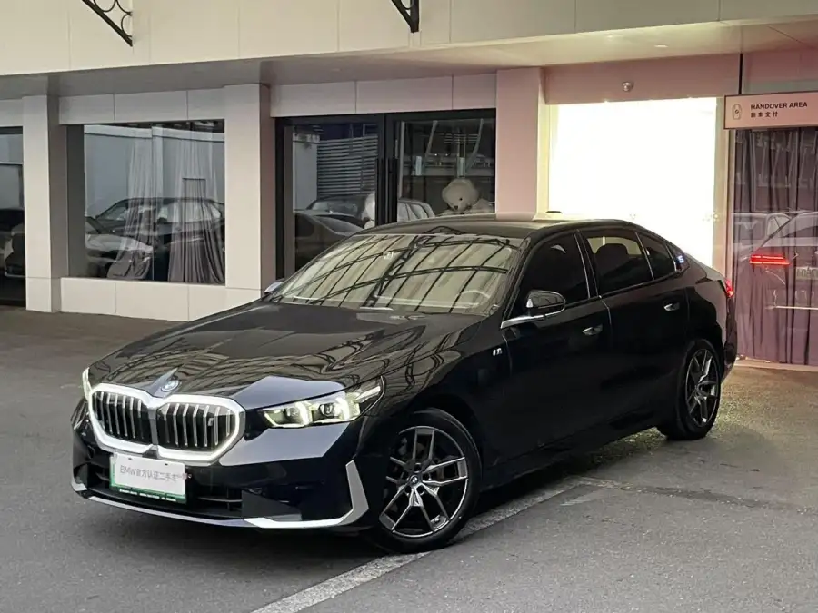 BMW i5 eDrive35L