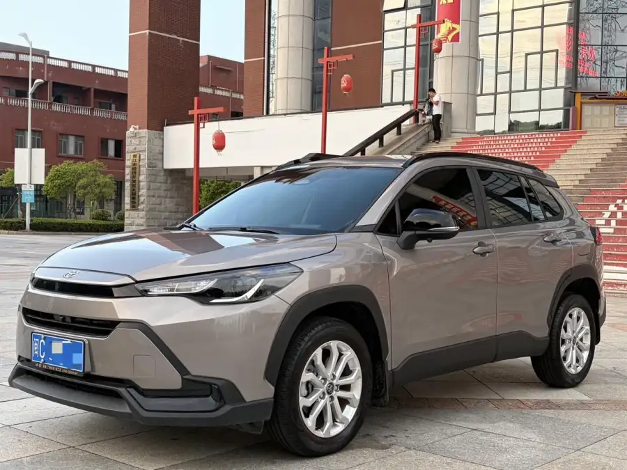 Toyota Frontlander 2.0L CVT PLUS