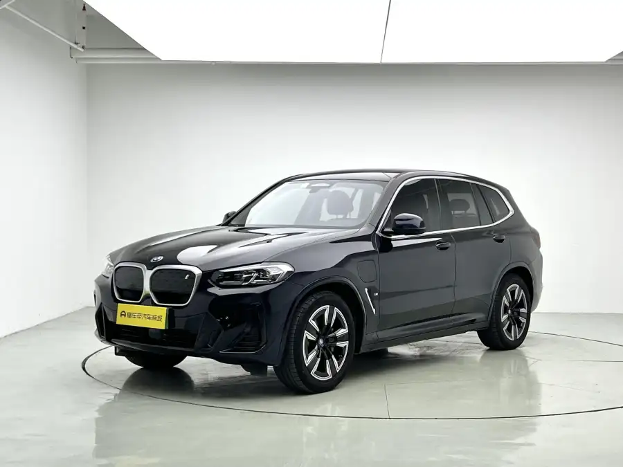 BMW iX3 Lead