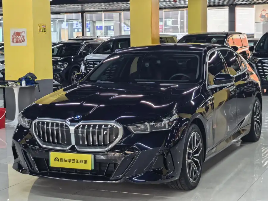 BMW i5 eDrive35L M