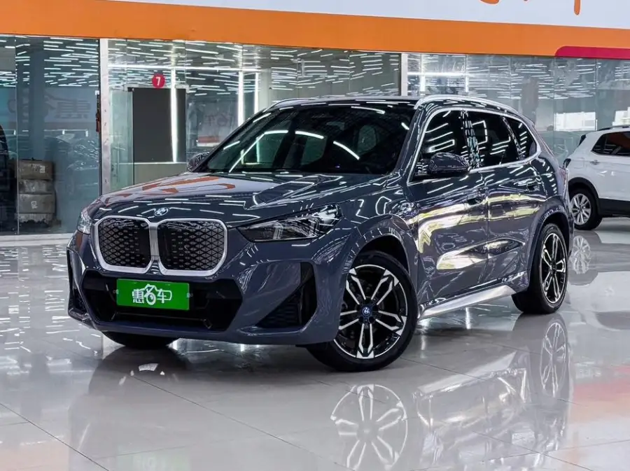 BMW iX1 xDrive30L M