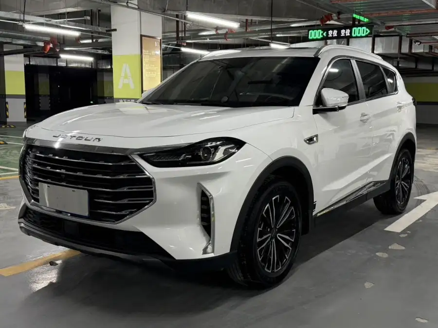 Jetour X70 Plus 1.5T DCT Pro 5 мест