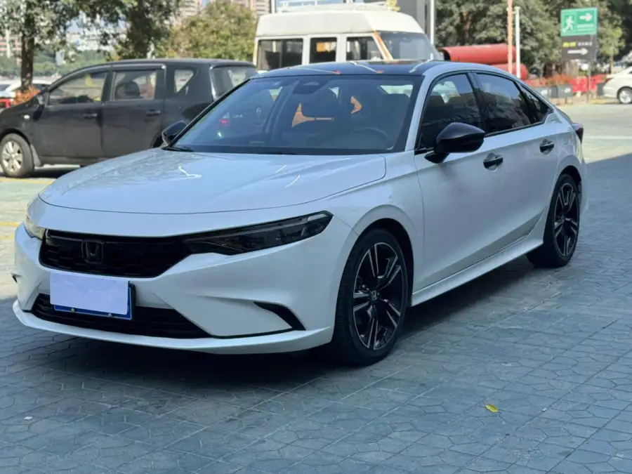 Honda Integra 240TURBO CVT · Luxury