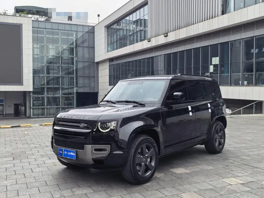 Land Rover Defender 110 3.0T P400 X-Dynamic HSE