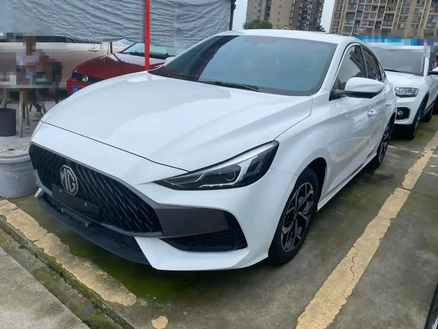 MG 5 180DVVT CVT Luxury